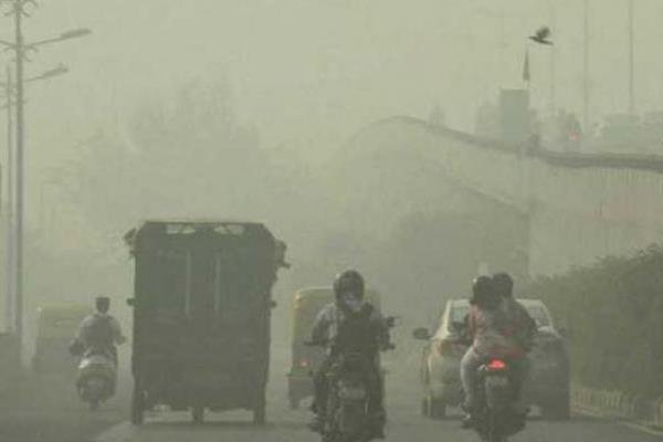 हल्की बूंदाबांदी ने बदला मौसम का मिजाज