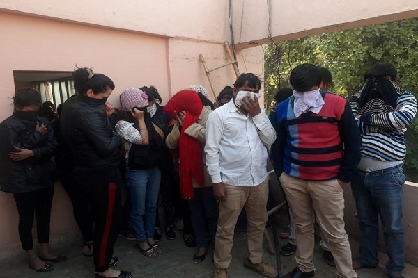 सदर थाना पुलिस ने किया सेक्टर-39 स्थित एक गेस्ट हाउस में चल रहे देह व्यापार का भंडाफोड़
