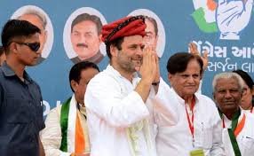 राहुल गांधी शनिवार को  कांग्रेस के 60वें अध्यक्ष बन गए। चुनाव अधिकारी एम रामचंद्रन ने उन्हें सर्टिफिकेट प्रदान किया