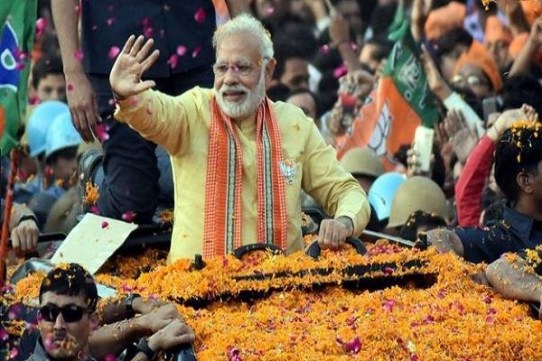 गुजरात में भाजपा लगातार छठी जीत की तरफ बढ़ रही है