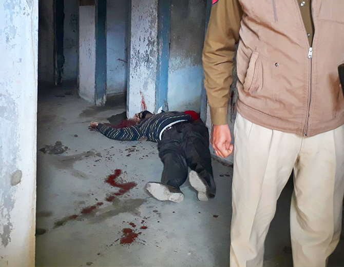 एनकाउंटर स्पेशलिस्ट इंस्पेक्टर जसविंदरपाल सिंह (59) ने खुदको गोली मारकर सुसाइड किया