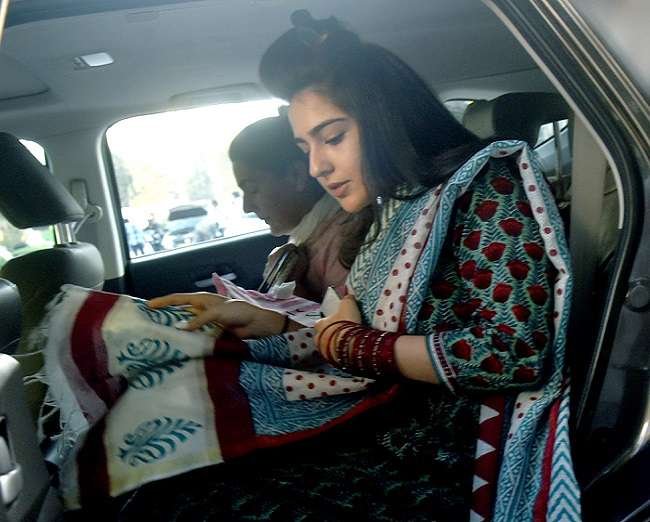 सारा के डेब्यू पर फिलहाल संकट के बादल