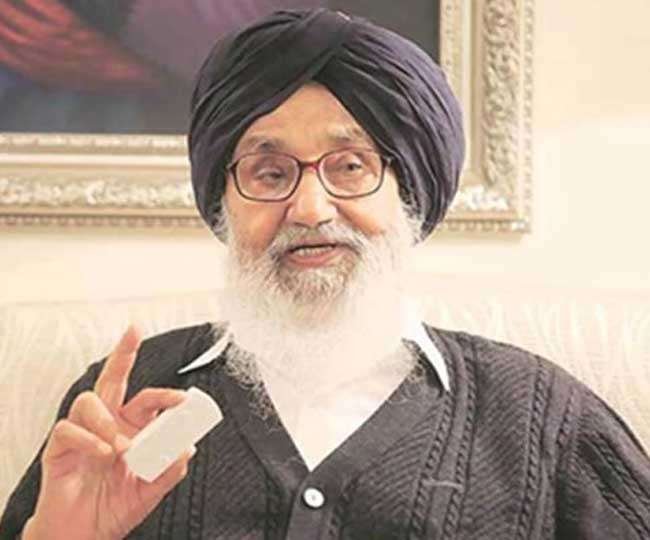 पूर्व मुख्यमंत्री प्रकाश सिंह बादल ने बजट जारी होने के बाद कहा कि उन्हें पूरा करने के लिए एक कानून बनाया जाए