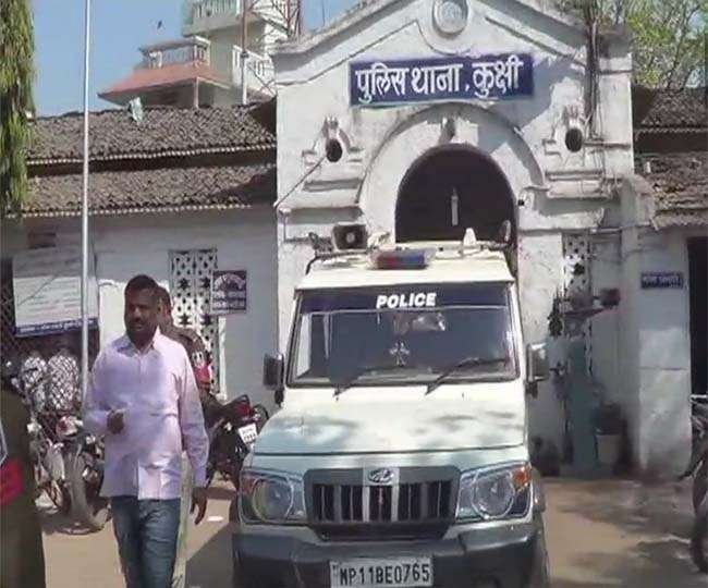 एक मां ने गुस्से में आकर पास में रखे दराते से मासूम का गला रेत डाला