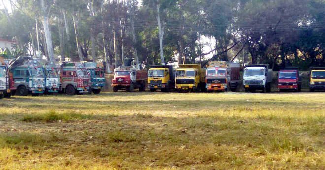 जिला पुलिस ने गत रात्रि अवैध माइनिंग  के विरुद्ध कार्यवाही