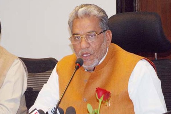 ओवरलोड गाड़ियों के चालान काटे