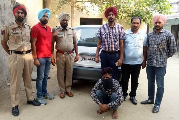 ਖੰਨਾ ਪੁਲਿਸ ਵੱਲੋਂ 25 ਪੇਟੀਆਂ ਸ਼ਰਾਬ ਅਤੇ ਗੱਡੀ ਸਮੇਤ 1 ਕਾਬੂ
