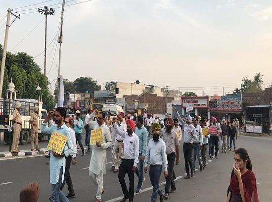 ਅਧਿਆਪਕਾਂ ਦਾ ਮੋਰਚਾ 10ਵੇਂ ਦਿਨ ‘ਚ ਸ਼ਾਮਲ, ਕੈਪਟਨ ਦਾ ਦਿੱਤਾ ਮੋੜਵਾਂ ਜਵਾਬ