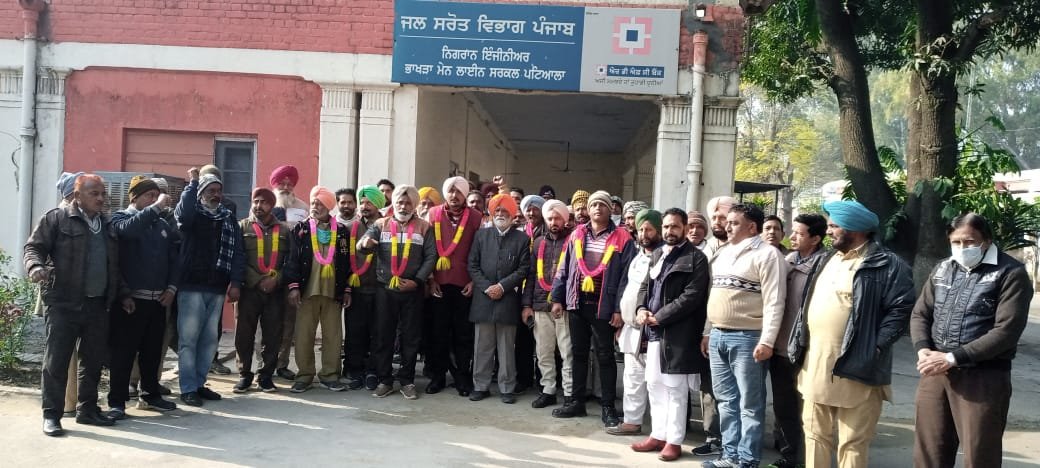 ਕਲਾਸ ਫੋਰਥ ਗੌਰਮਿੰਟ ਇੰਪਲਾਈਜ਼ ਯੂਨੀਅਨ ਪੰਜਾਬ ਨੇ ਸਾਲ 2020 ਵਿੱਚ ਲੜੇ ਗਏ ਸੰਘਰਸ਼ਾਂ ਦਾ ਲੇਖਾ ਜੋਖਾ ਇੱਥੇ ਜਲ ਸਰੋਤ ਦੇ ਭਾਖੜਾ ਮੇਨ ਲਾਇਨ ਸਰਕਲ ਵਿਖੇ ਇਕੱਤਰ ਕਰਕੇ ਕੀਤਾ ਗਿਆ