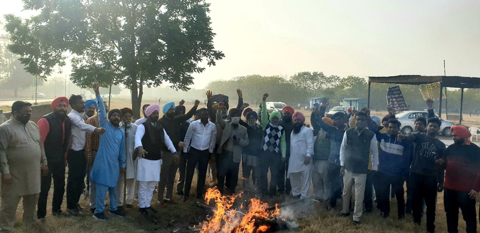   “ਦਲਿਤ ਸੰਗਠਨਾਂ ਵੱਲੋਂ ਵਿੱਤ ਮੰਤਰੀ ਮਨਪ੍ਰੀਤ ਬਾਦਲ ਦਾ ਰੈਲੀ ਗਰਾਊਂਡ ਚੰਡੀਗੜ੍ਹ ਵਿਖੇ ਪੁਤਲਾ ਸਾੜਿਆ”