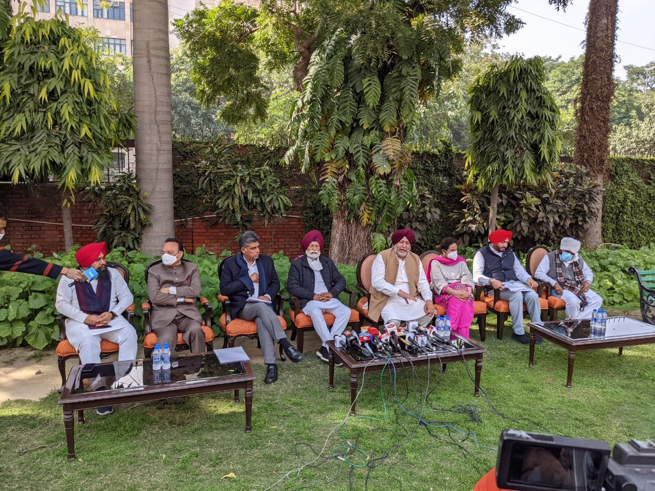 ਪੰਜਾਬ ਤੋਂ ਸੰਸਦ ਮੈਂਬਰਾਂ ਨੇ ਸਪੀਕਰ ਨੂੰ ਲੋਕ ਸਭਾ ਸਪੀਕਰ ਨੂੰ ਬਿੱਲ ਲੈਣ ਅਤੇ ਪਹਿਲ ਦੇ ਅਧਾਰ ‘ਤੇ ਇਸ’ ਤੇ ਵਿਚਾਰ ਕਰਨ ਦੇ ਆਦੇਸ਼ ਦੇਣ ਲਈ ਕਿਹਾ