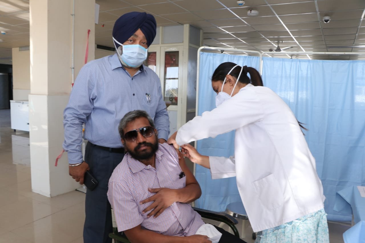 Dr. S. Karuna Raju Chief Electoral officer Punjab gets first dose of vaccination of COVID-19 at Government District Hospital Mohali Phase 6.