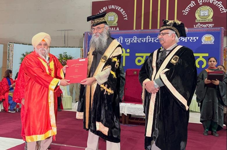 ਲੋਕ ਸੰਪਰਕ ਵਿਭਾਗ ਪੰਜਾਬ ਦੇ ਵਧੀਕ ਨਿਰਦੇਸ਼ਕ ਉੁਪਿੰਦਰ ਸਿੰਘ ਲਾਂਬਾ ਨੂੰ ਮਿਲੀ ਪੀ. ਐੱਚ. ਡੀ. ਦੀ ਡਿਗਰੀ, ਬਣੇ ਡਾਕਟਰ