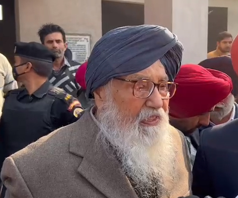 बिक्रम मजीठिया पर पर्चा दर्ज, बोले प्रकाश सिंह बादल का बड़ा बयान