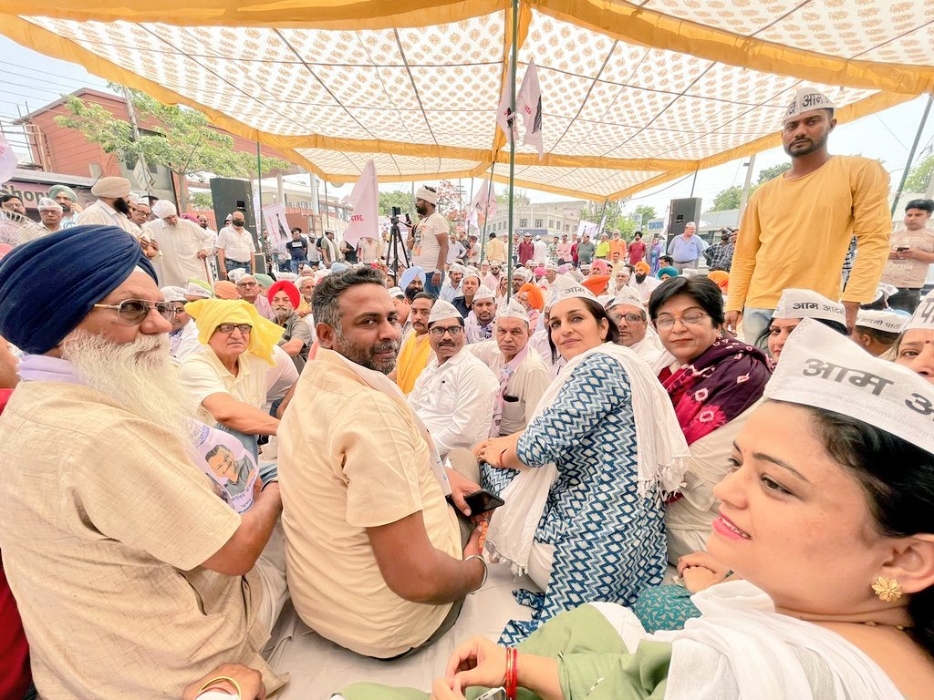 क्या ‘गब्बर’ ने जाँच अधिकारियो से नहीं पूछा कि “घोटाला करने वाले” “कितने आदमी थे” -: चित्रा सरवारा प्रदेश में एक ही कंपनी को क्यों पहुंचाया जा रहा है फायदा सीबीआई और कैग से जांच करवाएं सरकार
