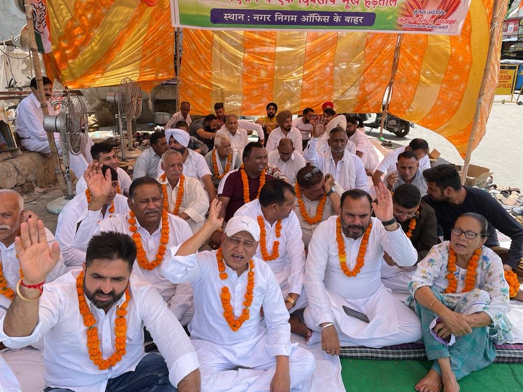 नगर निगम में व्याप्त भ्रष्टाचार पर कांग्रेस ने बोला हमला, कहा मेयर की मिलीभगत से चल रहा है पूरा खेल