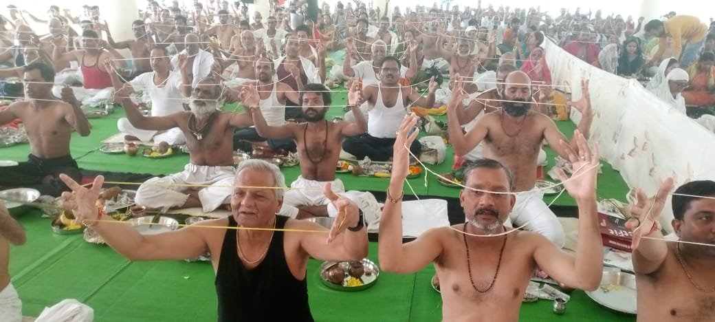 सर्व पितृ मोक्ष अमावस्या पर ऋषि , पितृ , देवता सहित शहीद हुए सैनिकों का किया तर्पण