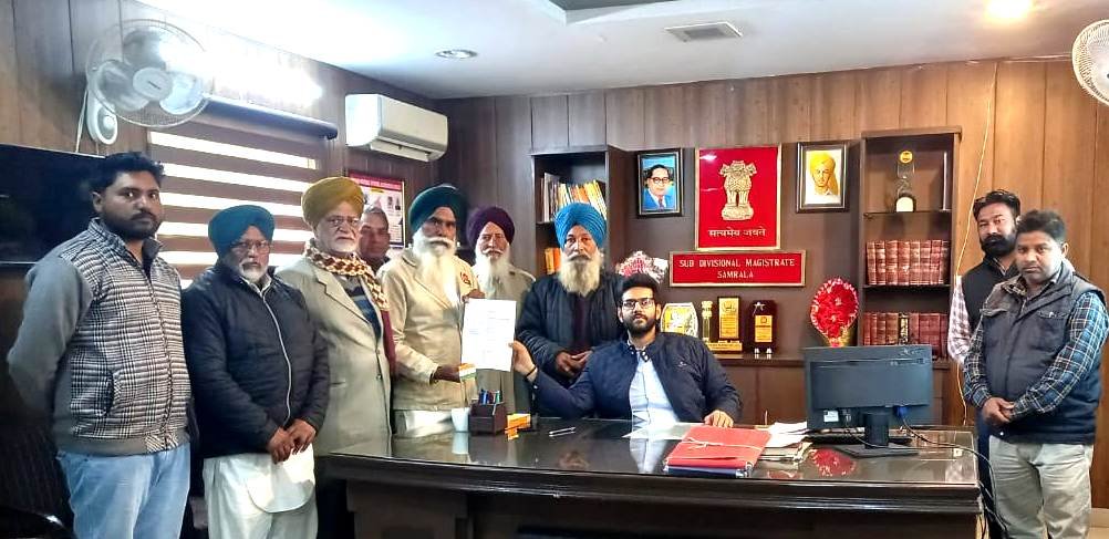 In relation to stray animals, the delegation of Kisan Mazdoor Sangharsh Committee Punjab S. D. M. Samarala met
