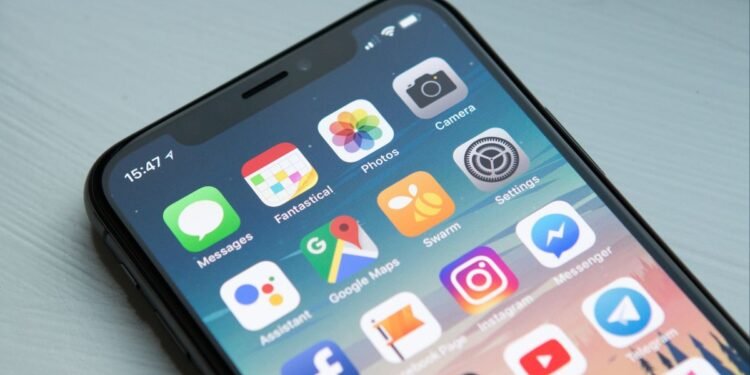 Centre bans 14 Pakistani messenger apps