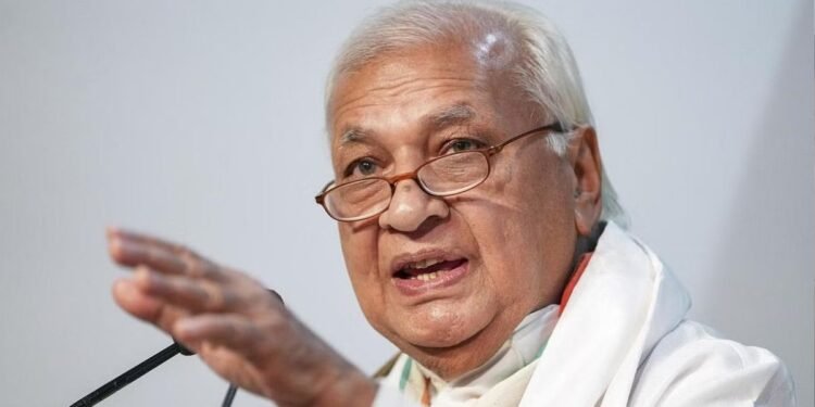 Kerala Governor Arif Mohammad Khan meets with accident in Delhi