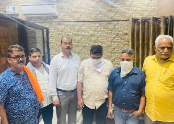 VIGILANCE BUREAU NABS SOCIAL ACTIVIST, PRIVATE DOCTOR FOR ACCEPTING BRIBE OF RS 2 LAKHS FROM PETROL PUMP OWNER