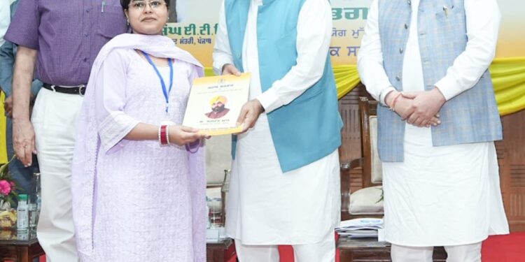 CM’S BONANZA TO YOUTH OF STATE, RECORD 29946 GOVERNMENT JOBS GIVEN IN FIRST YEAR