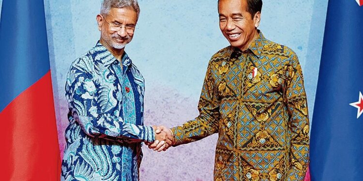 Jaishankar discusses Indo-Pacific, border standoff with China’s Yi