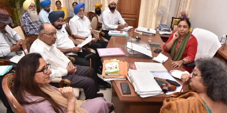 Social Security, Women and Child Development Minister Dr. Baljit Kaur Holds Meeting with Senior Citizen Association Punjab (Regd)