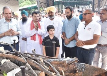 Final Farewell to Prof BC Verma with tearful tributes