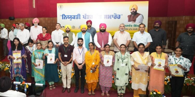 LED BY CM PUNJAB SETS NEW RECORD BY PROVIDING 7660 JOBS TO YOUTH IN LAST 25 DAYS