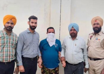 VIGILANCE BUREAU ARRESTS PRESS REPORTER TAKING BRIBE RS 1, 00,000