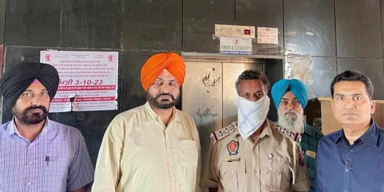 VIGILANCE BUREAU ARRESTS POLICE INSPECTOR TAKING RS 40,000 BRIBE