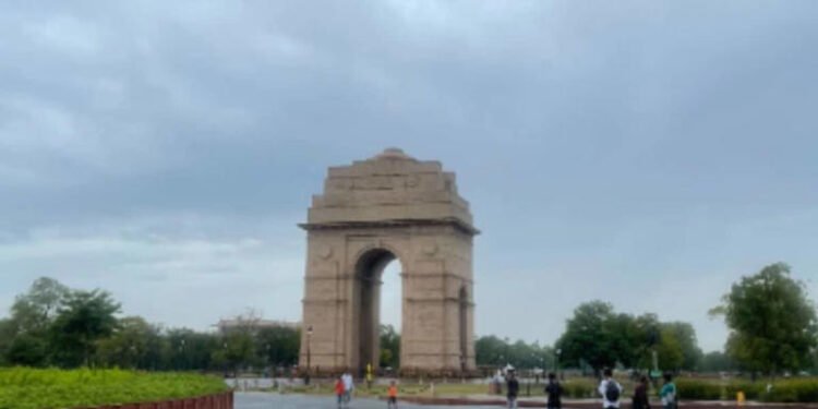 Delhi Records 16 Degrees Celsius, 5 Notches Below Season Average