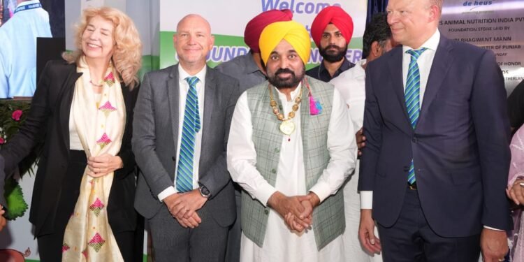 Due to concerted efforts of state government global Bussiness tycoons making beeline to invest in state: CM