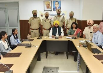 LOCAL GOVERNMENT MINISTER HONORED TWENTY-THREE INDIVIDUALS FOR PROVIDING EXCELLENT SERVICE IN SANITATION