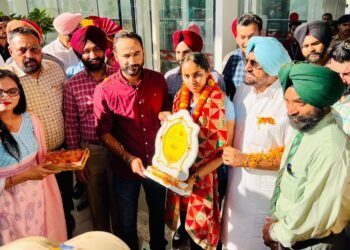 PUNJAB MINISTER MEET HAYER GIVES WARM WELCOME TO ASIAN GAMES MEDALIST IN ARCHERY PARNEET KAUR AT MOHALI AIRPORT
