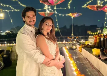 Sidharth Malhotra Holds Kiara Advani Close On Their First Diwali After Marriage, Calls Her ‘My Love’