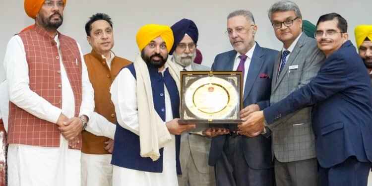 RESIDENTS TO GET AROUND 42 CITIZEN CENTRIC SERVICES AT THEIR DOORSTEPS FROM PARKASH PURB OF SRI GURU NANAK DEV JI: SAYS CM