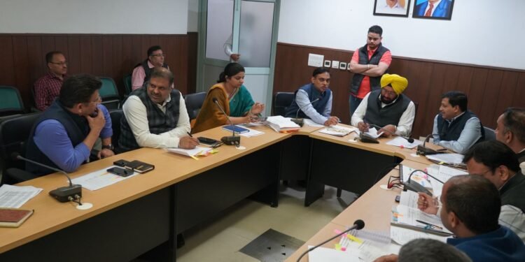 BALKAR SINGH CONDUCTED A REVIEW MEETING WITH OFFICIALS FROM THE HEAD OFFICE AND COMMISSIONERS OF MUNICIPAL CORPORATIONS TO DISCUSS DEVELOPMENT WORKS