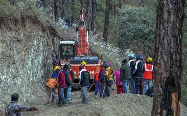 Avoid sensationalising Uttarakhand tunnel rescue operations, government tells TV channels