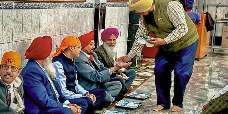 Exhibition in honor of the Sahibzades by the Indian Consulate, the Acting Consul General paid obeisance and offered langar at the Gurdwara.