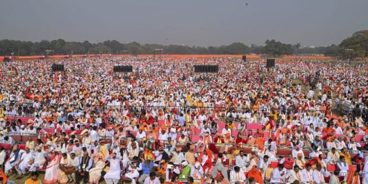 Around one lakh people collectively recited the Gita