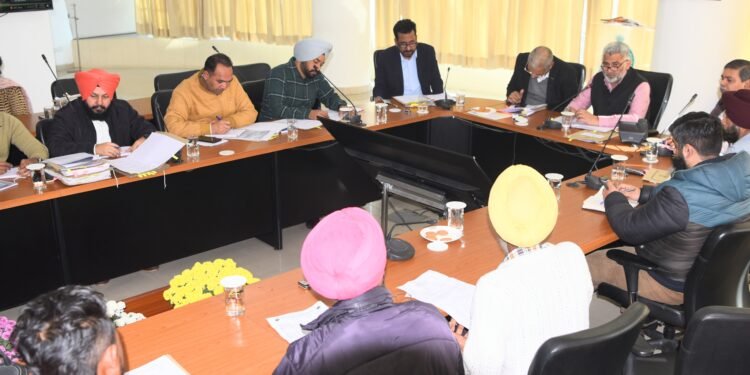 WELFARE OF FOREST WORKERS A PRIORITY WITH STATE GOVERNMENT: LAL CHAND KATARUCHAK