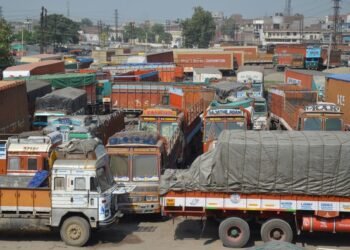 Maharashtra government asks police to ensure supply of petrol, diesel and LPG