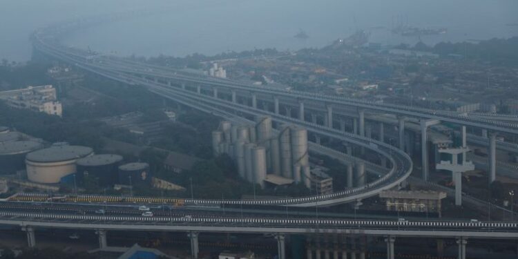 The inauguration of the longest bridge in the country will take place in Mumbai.