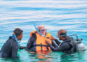 PM Modi takes stock of marine life in Lakshadweep