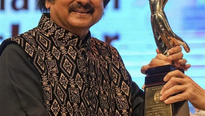 Pankaj Udhas’ remains have been brought to his home, with the final ceremonies scheduled to be held in Worli.