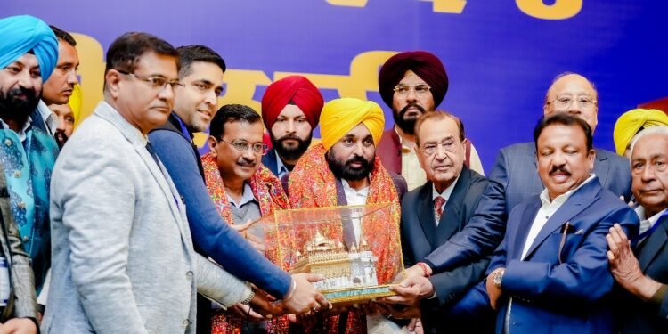 AVENGE HUMILIATION OF PUNJAB AND PUNJABIS BY GIVING ALL 13 LOK SABHA SEATS TO AAP- ARVIND KEJRIWAL