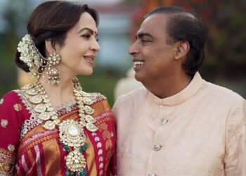 Mukesh Ambani caused a commotion on the bustling streets of Mumbai in order to propose to Nita Ambani.