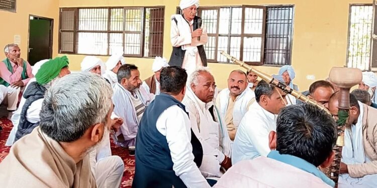 The Sarv Khap Panchayat in Rohtak has issued a 10-day ultimatum to the government to meet the demands of the farmers.